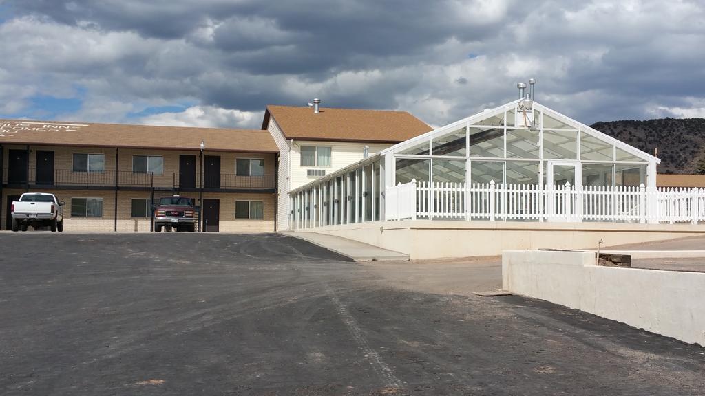 Aquarius Inn Bicknell Luaran gambar