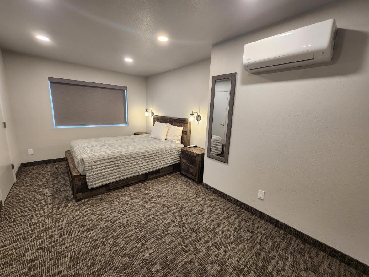 Aquarius Inn Bicknell Luaran gambar